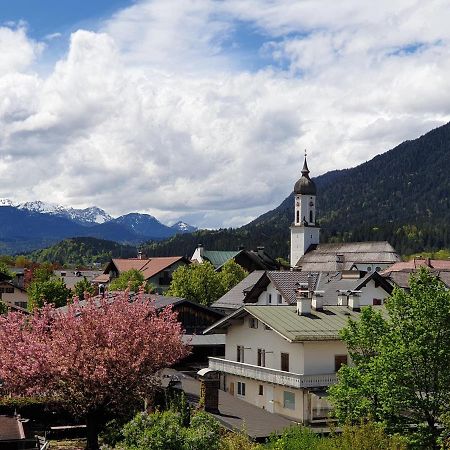 Bunter Hirsch Ferienwohnung Im Garmischer Zentrum 外观 照片