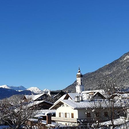 Bunter Hirsch Ferienwohnung Im Garmischer Zentrum 外观 照片
