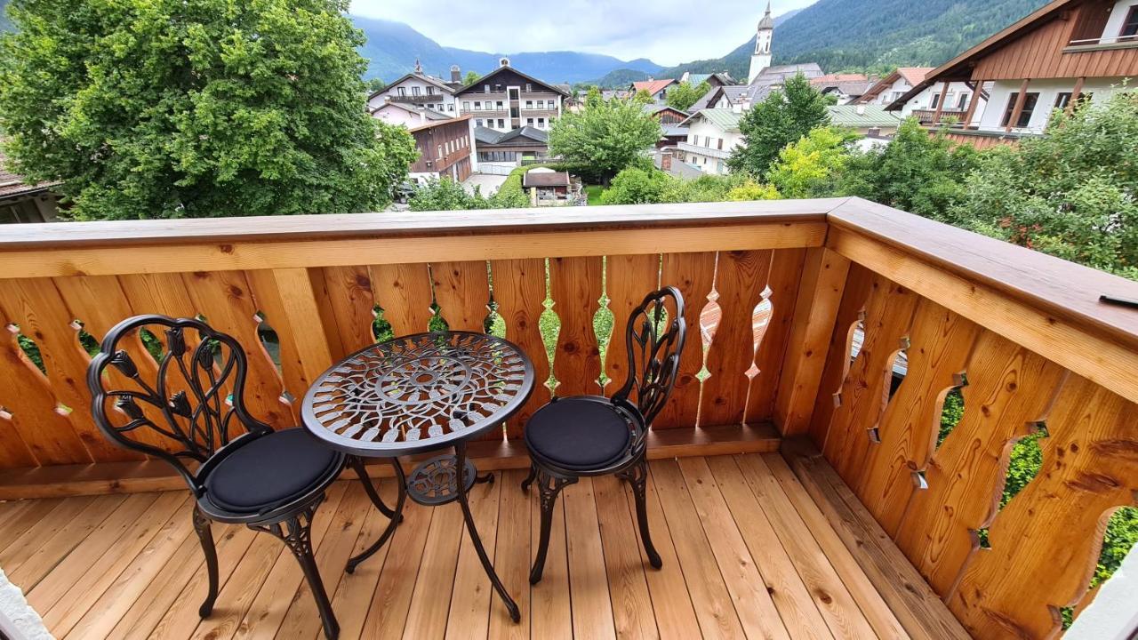 Bunter Hirsch Ferienwohnung Im Garmischer Zentrum 外观 照片