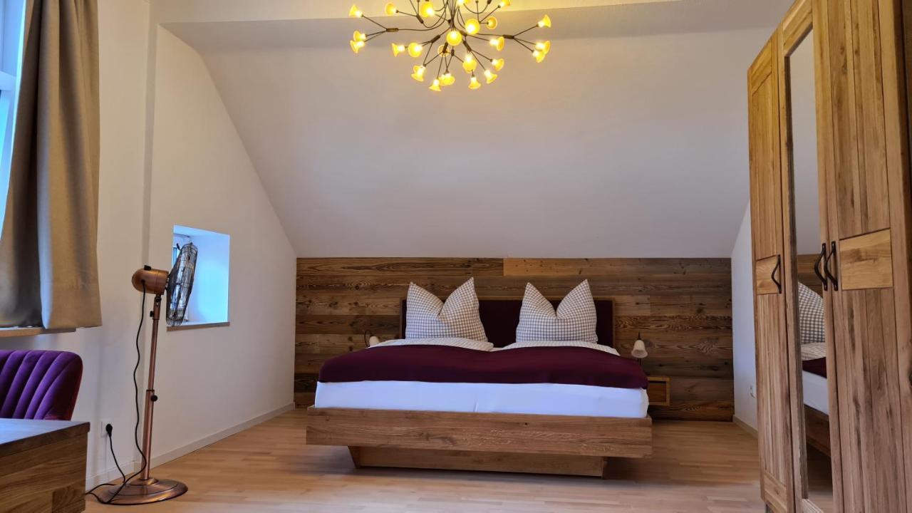 Bunter Hirsch Ferienwohnung Im Garmischer Zentrum 外观 照片