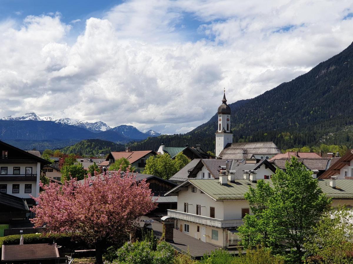 Bunter Hirsch Ferienwohnung Im Garmischer Zentrum 外观 照片