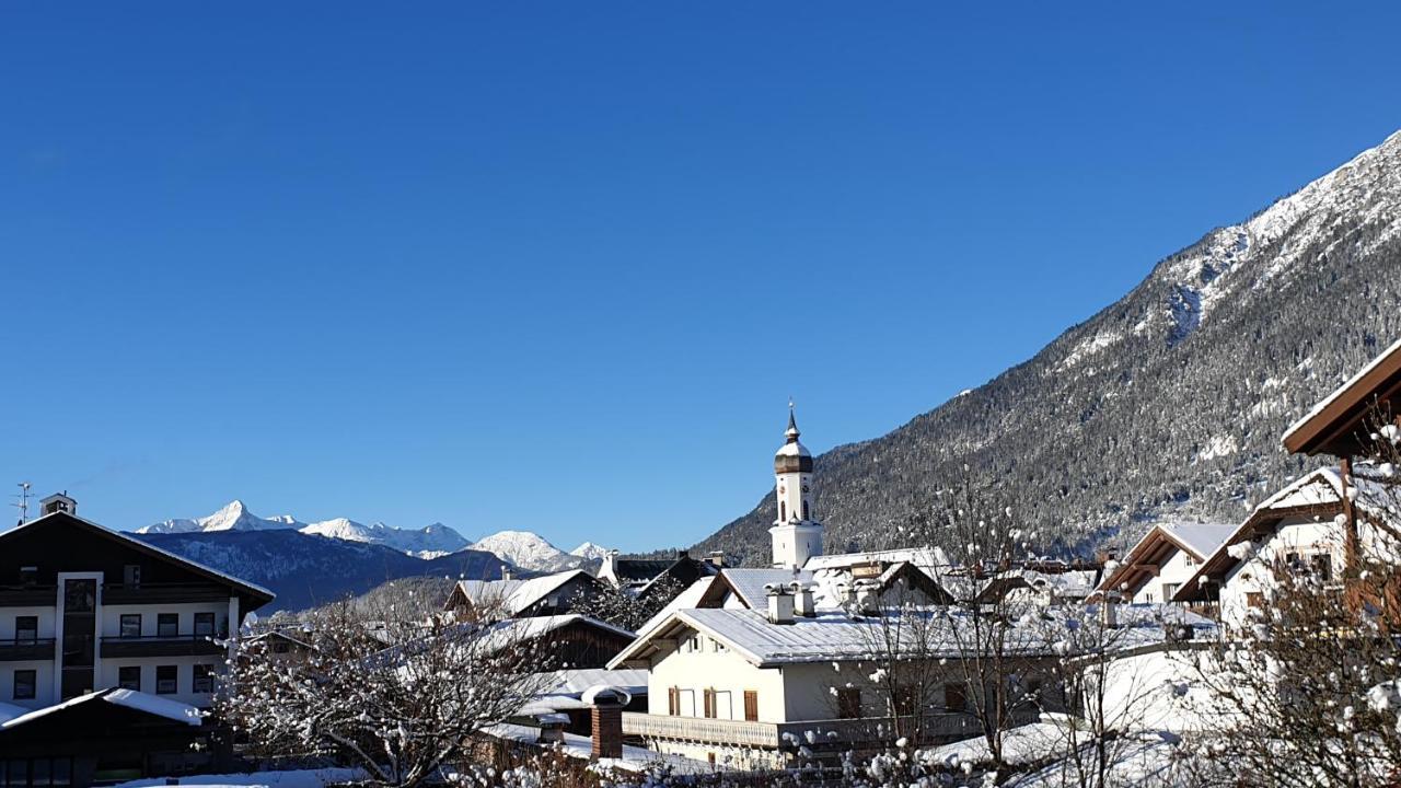 Bunter Hirsch Ferienwohnung Im Garmischer Zentrum 外观 照片