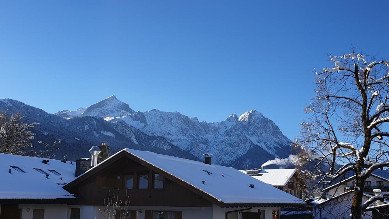 Bunter Hirsch Ferienwohnung Im Garmischer Zentrum 外观 照片